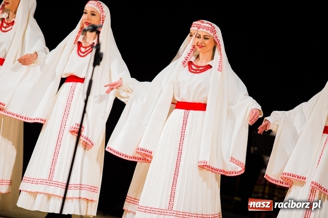 Zdjęcie w galerii na portalu naszraciborz.pl: Świąteczny koncert charytatywny Źródła w Raciborskim Centrum Kultury wiadomości z regionu