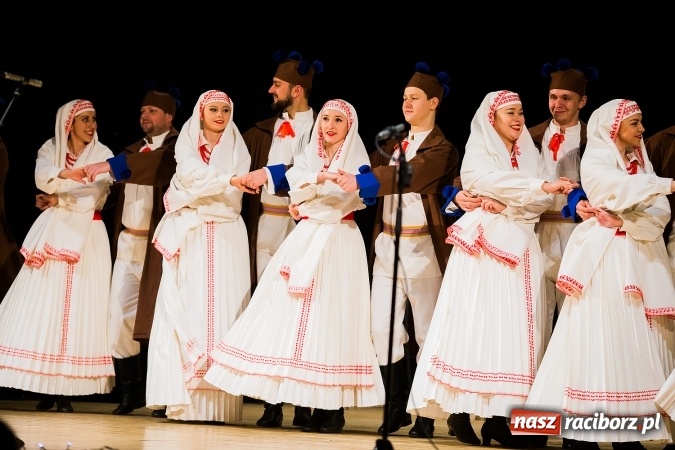 Zdjęcie w galerii na portalu naszraciborz.pl: Świąteczny koncert charytatywny Źródła w Raciborskim Centrum Kultury wiadomości z regionu