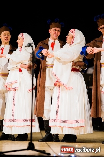 Zdjęcie w galerii na portalu naszraciborz.pl: Świąteczny koncert charytatywny Źródła w Raciborskim Centrum Kultury wiadomości z regionu