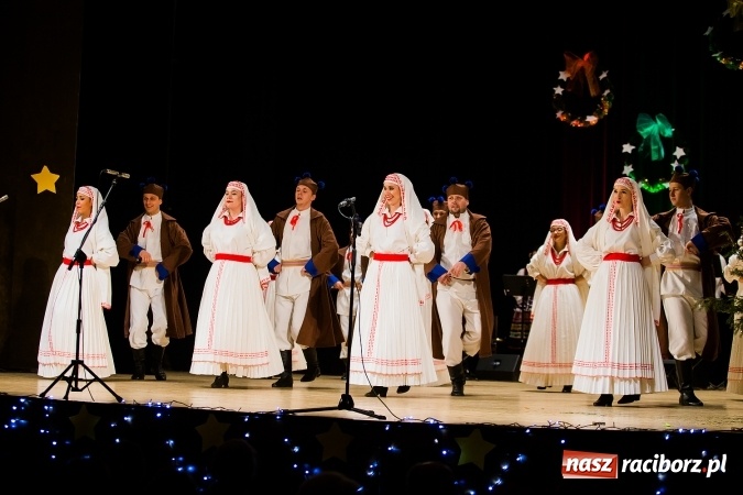 Zdjęcie w galerii na portalu naszraciborz.pl: Świąteczny koncert charytatywny Źródła w Raciborskim Centrum Kultury wiadomości z regionu