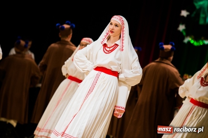 Zdjęcie w galerii na portalu naszraciborz.pl: Świąteczny koncert charytatywny Źródła w Raciborskim Centrum Kultury wiadomości z regionu