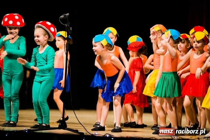 Zdjęcie w galerii na portalu naszraciborz.pl: Świąteczny koncert charytatywny Źródła w Raciborskim Centrum Kultury wiadomości z regionu