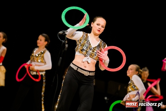 Zdjęcie w galerii na portalu naszraciborz.pl: Świąteczny koncert charytatywny Źródła w Raciborskim Centrum Kultury wiadomości z regionu