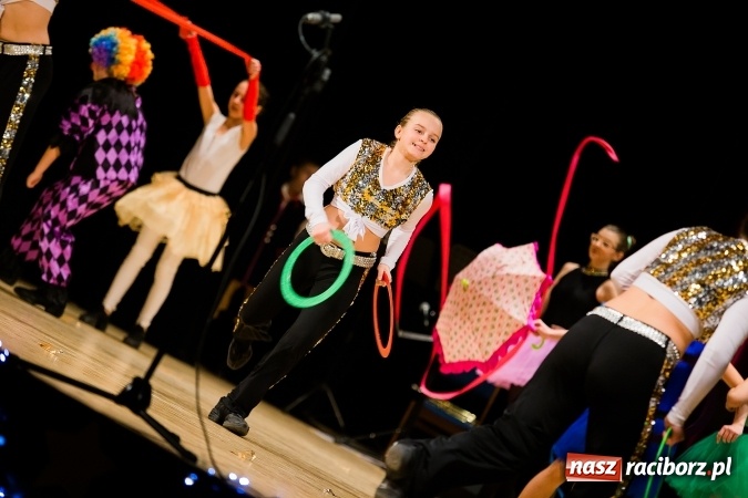 Zdjęcie w galerii na portalu naszraciborz.pl: Świąteczny koncert charytatywny Źródła w Raciborskim Centrum Kultury wiadomości z regionu