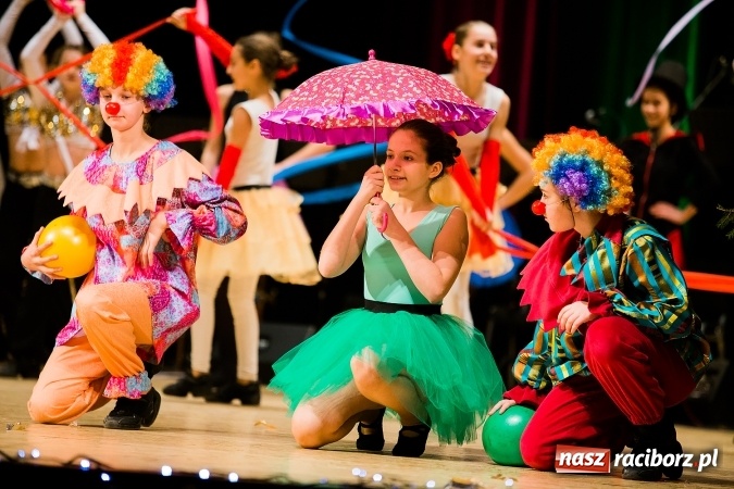 Zdjęcie w galerii na portalu naszraciborz.pl: Świąteczny koncert charytatywny Źródła w Raciborskim Centrum Kultury wiadomości z regionu