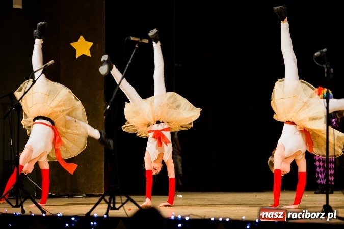 Zdjęcie w galerii na portalu naszraciborz.pl: Świąteczny koncert charytatywny Źródła w Raciborskim Centrum Kultury wiadomości z regionu