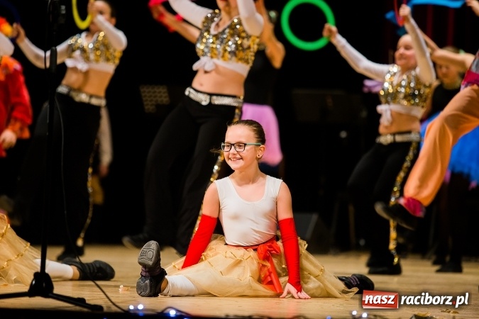 Zdjęcie w galerii na portalu naszraciborz.pl: Świąteczny koncert charytatywny Źródła w Raciborskim Centrum Kultury wiadomości z regionu