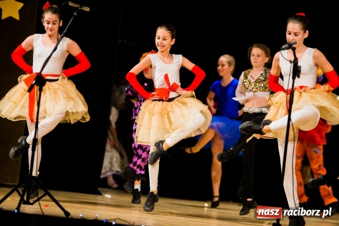 Zdjęcie w galerii na portalu naszraciborz.pl: Świąteczny koncert charytatywny Źródła w Raciborskim Centrum Kultury wiadomości z regionu