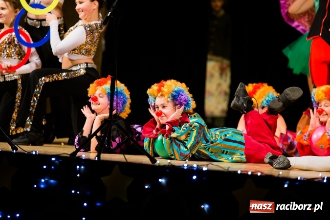 Zdjęcie w galerii na portalu naszraciborz.pl: Świąteczny koncert charytatywny Źródła w Raciborskim Centrum Kultury wiadomości z regionu