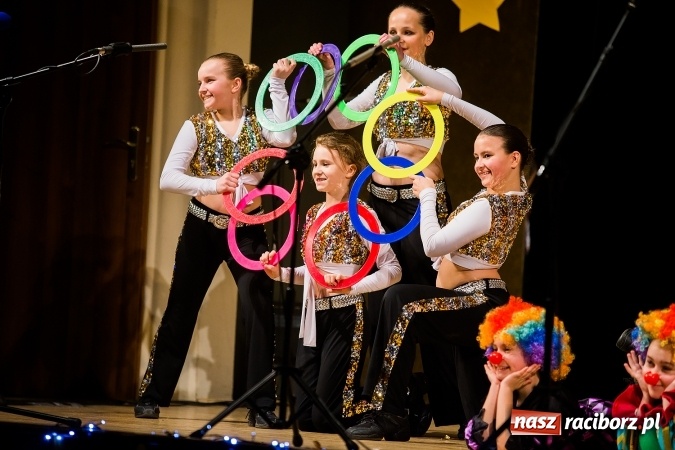 Zdjęcie w galerii na portalu naszraciborz.pl: Świąteczny koncert charytatywny Źródła w Raciborskim Centrum Kultury wiadomości z regionu