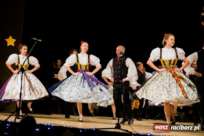 Zdjęcie w galerii na portalu naszraciborz.pl: Świąteczny koncert charytatywny Źródła w Raciborskim Centrum Kultury wiadomości z regionu