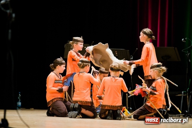 Zdjęcie w galerii na portalu naszraciborz.pl: Świąteczny koncert charytatywny Źródła w Raciborskim Centrum Kultury wiadomości z regionu