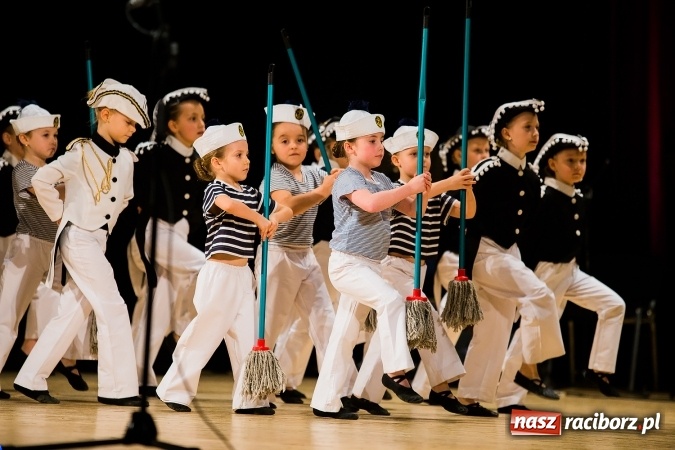 Zdjęcie w galerii na portalu naszraciborz.pl: Świąteczny koncert charytatywny Źródła w Raciborskim Centrum Kultury wiadomości z regionu