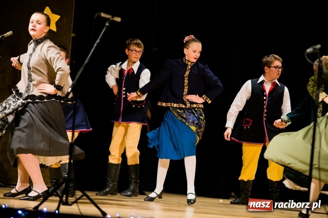 Zdjęcie w galerii na portalu naszraciborz.pl: Świąteczny koncert charytatywny Źródła w Raciborskim Centrum Kultury wiadomości z regionu