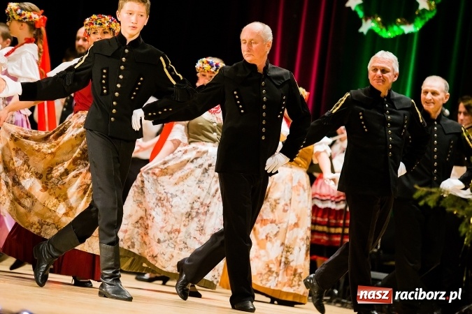 Zdjęcie w galerii na portalu naszraciborz.pl: Świąteczny koncert charytatywny Źródła w Raciborskim Centrum Kultury wiadomości z regionu