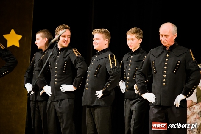 Zdjęcie w galerii na portalu naszraciborz.pl: Świąteczny koncert charytatywny Źródła w Raciborskim Centrum Kultury wiadomości z regionu