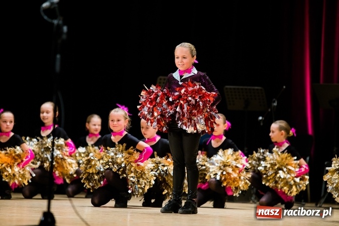 Zdjęcie w galerii na portalu naszraciborz.pl: Świąteczny koncert charytatywny Źródła w Raciborskim Centrum Kultury wiadomości z regionu