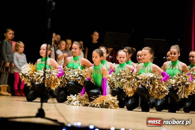 Zdjęcie w galerii na portalu naszraciborz.pl: Świąteczny koncert charytatywny Źródła w Raciborskim Centrum Kultury wiadomości z regionu