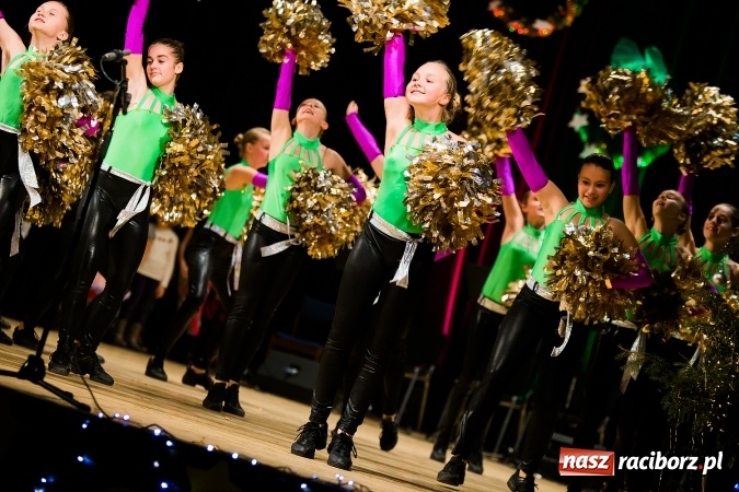 Zdjęcie w galerii na portalu naszraciborz.pl: Świąteczny koncert charytatywny Źródła w Raciborskim Centrum Kultury wiadomości z regionu