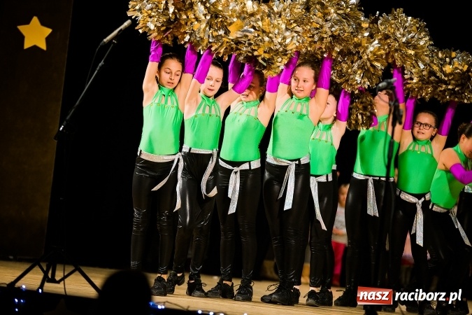 Zdjęcie w galerii na portalu naszraciborz.pl: Świąteczny koncert charytatywny Źródła w Raciborskim Centrum Kultury wiadomości z regionu