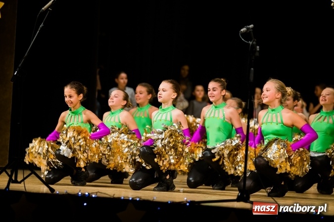 Zdjęcie w galerii na portalu naszraciborz.pl: Świąteczny koncert charytatywny Źródła w Raciborskim Centrum Kultury wiadomości z regionu