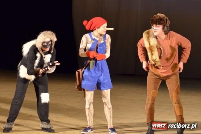 Zdjęcie w galerii na portalu naszraciborz.pl: Pinokio, chłopiec z drewna na scenie RCK wiadomości z regionu