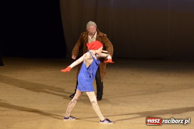 Zdjęcie w galerii na portalu naszraciborz.pl: Pinokio, chłopiec z drewna na scenie RCK wiadomości z regionu