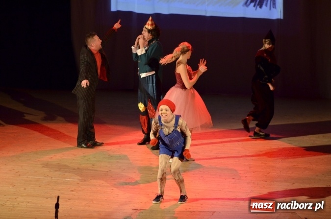 Zdjęcie w galerii na portalu naszraciborz.pl: Pinokio, chłopiec z drewna na scenie RCK wiadomości z regionu