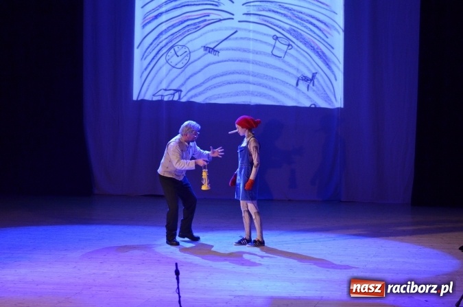 Zdjęcie w galerii na portalu naszraciborz.pl: Pinokio, chłopiec z drewna na scenie RCK wiadomości z regionu