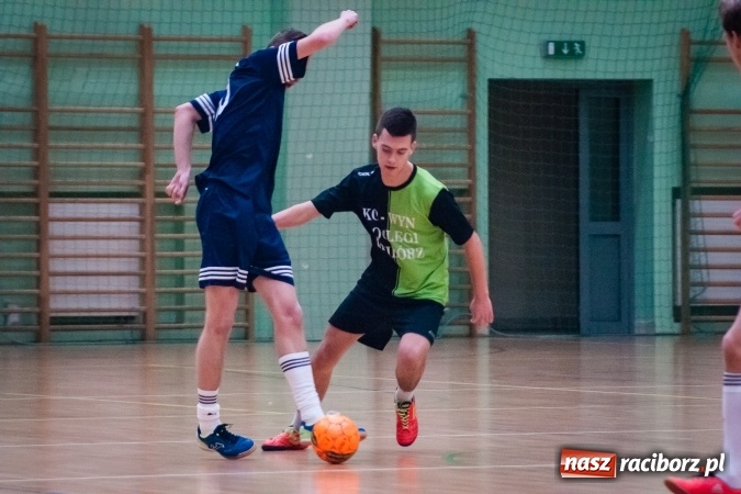 Zdjęcie w galerii na portalu naszraciborz.pl: Niedzielny wieczór z Halową Ligą Piłki Nożnej wiadomości z regionu