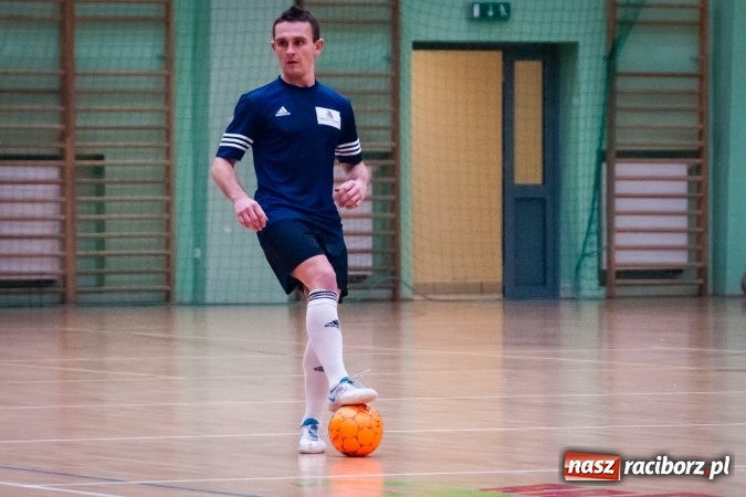 Zdjęcie w galerii na portalu naszraciborz.pl: Niedzielny wieczór z Halową Ligą Piłki Nożnej wiadomości z regionu