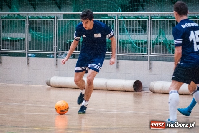 Zdjęcie w galerii na portalu naszraciborz.pl: Niedzielny wieczór z Halową Ligą Piłki Nożnej wiadomości z regionu