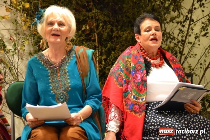 Zdjęcie w galerii na portalu naszraciborz.pl: W pośpiechu na Święta Bożego Narodzenia - widowisko wigilijne na Zamku Piastowskim wiadomości z regionu