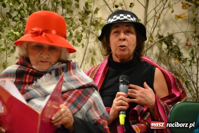 Zdjęcie w galerii na portalu naszraciborz.pl: W pośpiechu na Święta Bożego Narodzenia - widowisko wigilijne na Zamku Piastowskim wiadomości z regionu