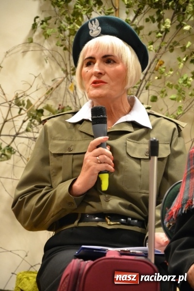 Zdjęcie w galerii na portalu naszraciborz.pl: W pośpiechu na Święta Bożego Narodzenia - widowisko wigilijne na Zamku Piastowskim wiadomości z regionu