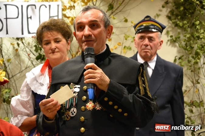 Zdjęcie w galerii na portalu naszraciborz.pl: W pośpiechu na Święta Bożego Narodzenia - widowisko wigilijne na Zamku Piastowskim wiadomości z regionu