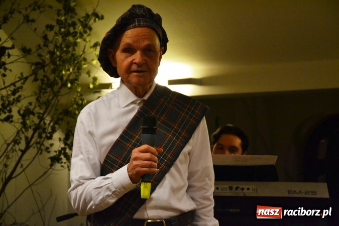 Zdjęcie w galerii na portalu naszraciborz.pl: W pośpiechu na Święta Bożego Narodzenia - widowisko wigilijne na Zamku Piastowskim wiadomości z regionu