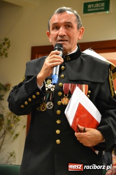 Zdjęcie w galerii na portalu naszraciborz.pl: W pośpiechu na Święta Bożego Narodzenia - widowisko wigilijne na Zamku Piastowskim wiadomości z regionu