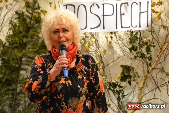 Zdjęcie w galerii na portalu naszraciborz.pl: W pośpiechu na Święta Bożego Narodzenia - widowisko wigilijne na Zamku Piastowskim wiadomości z regionu