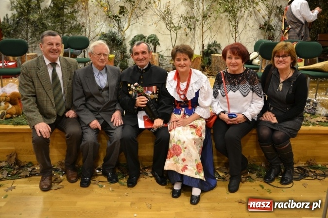 Zdjęcie w galerii na portalu naszraciborz.pl: W pośpiechu na Święta Bożego Narodzenia - widowisko wigilijne na Zamku Piastowskim wiadomości z regionu