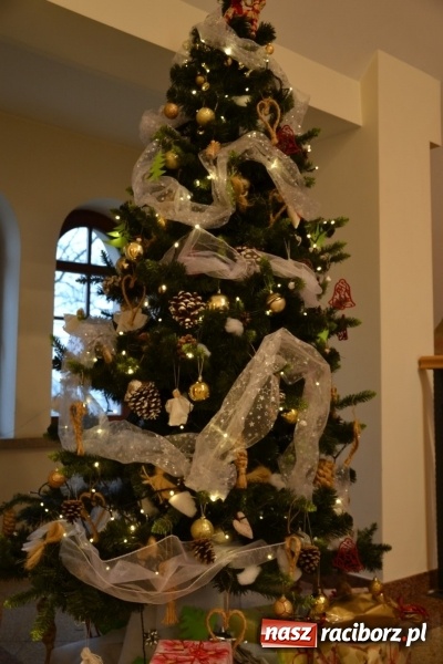 Zdjęcie w galerii na portalu naszraciborz.pl: W pośpiechu na Święta Bożego Narodzenia - widowisko wigilijne na Zamku Piastowskim wiadomości z regionu