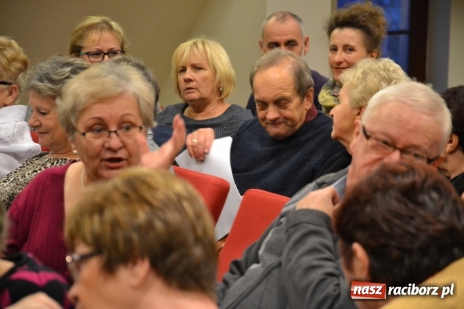 Zdjęcie w galerii na portalu naszraciborz.pl: W pośpiechu na Święta Bożego Narodzenia - widowisko wigilijne na Zamku Piastowskim wiadomości z regionu