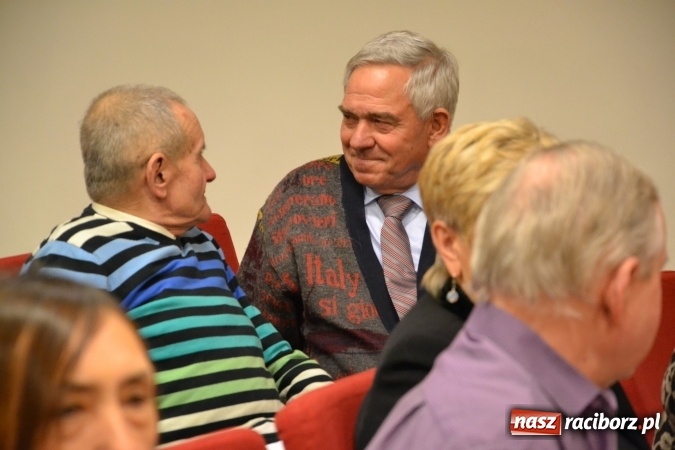 Zdjęcie w galerii na portalu naszraciborz.pl: W pośpiechu na Święta Bożego Narodzenia - widowisko wigilijne na Zamku Piastowskim wiadomości z regionu