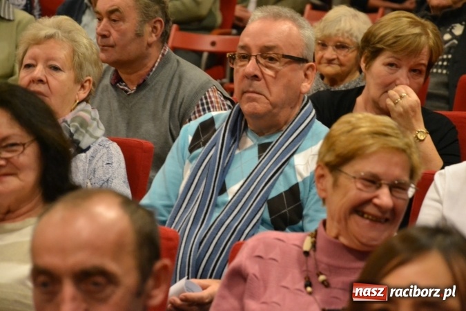 Zdjęcie w galerii na portalu naszraciborz.pl: W pośpiechu na Święta Bożego Narodzenia - widowisko wigilijne na Zamku Piastowskim wiadomości z regionu