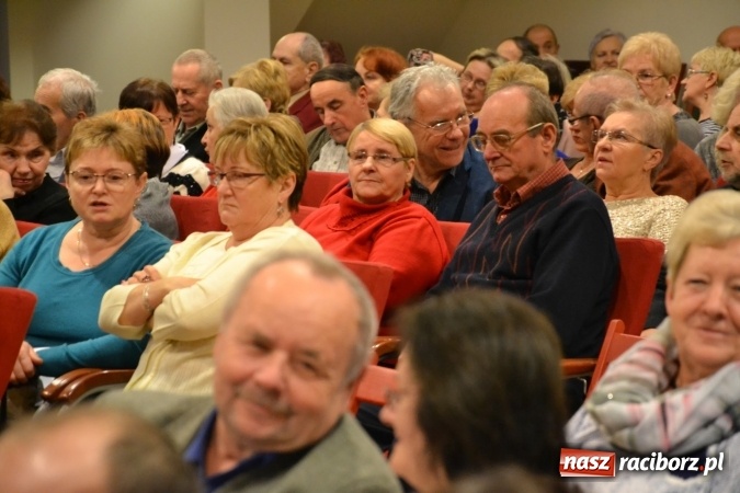 Zdjęcie w galerii na portalu naszraciborz.pl: W pośpiechu na Święta Bożego Narodzenia - widowisko wigilijne na Zamku Piastowskim wiadomości z regionu