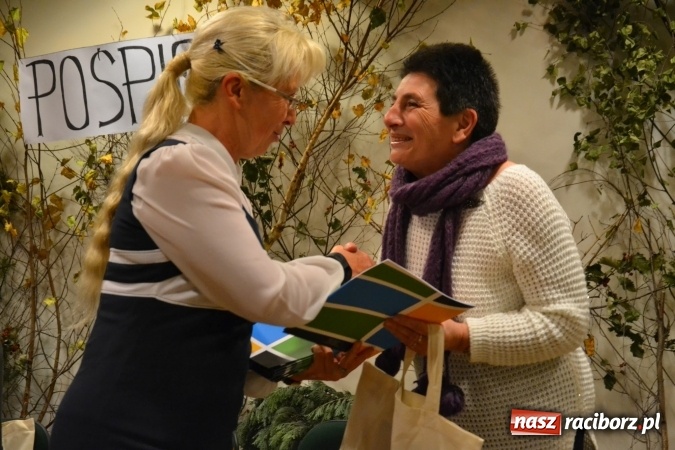 Zdjęcie w galerii na portalu naszraciborz.pl: W pośpiechu na Święta Bożego Narodzenia - widowisko wigilijne na Zamku Piastowskim wiadomości z regionu