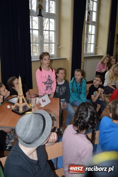 Zdjęcie w galerii na portalu naszraciborz.pl: Uczniowie Szkoły Podstawowej nr 4 śpiewają po chińsku i po czesku  wiadomości z regionu