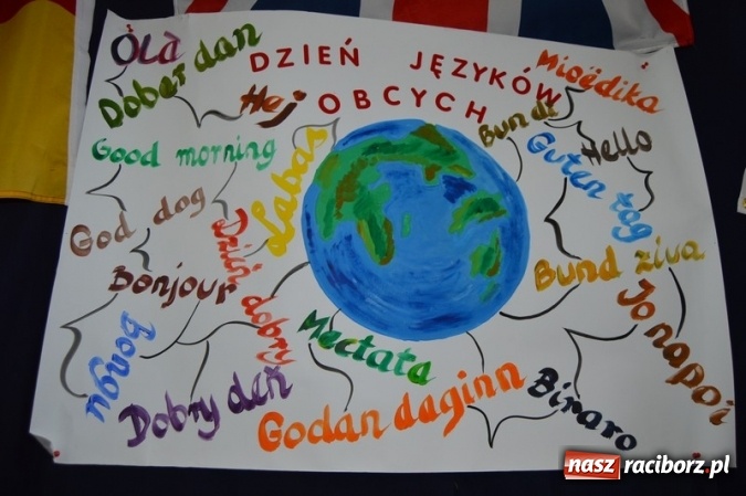 Zdjęcie w galerii na portalu naszraciborz.pl: Uczniowie Szkoły Podstawowej nr 4 śpiewają po chińsku i po czesku  wiadomości z regionu