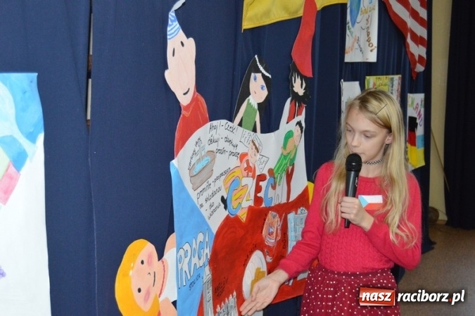 Zdjęcie w galerii na portalu naszraciborz.pl: Uczniowie Szkoły Podstawowej nr 4 śpiewają po chińsku i po czesku  wiadomości z regionu