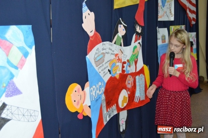 Zdjęcie w galerii na portalu naszraciborz.pl: Uczniowie Szkoły Podstawowej nr 4 śpiewają po chińsku i po czesku  wiadomości z regionu